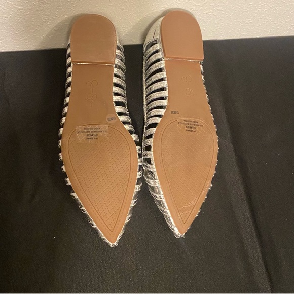 Jessica Simpson Crinah silver flats size 8.5 - Picture 6 of 6